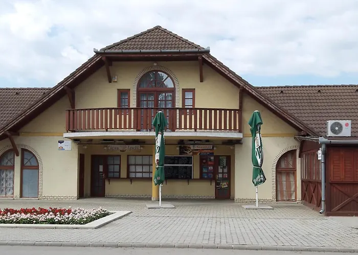 Апартаменты Zsory Мезёкёвешд